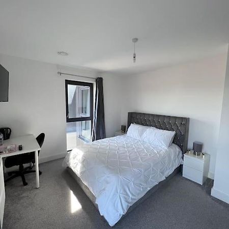 Canterbury Penthouse: Huge 2 Bed Ensuite + Balcony Kültér fotó